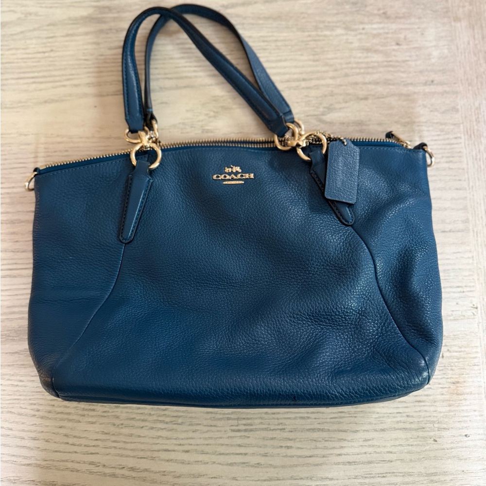 Coach Blue Shoulder Bag with Gold Hardware and Pebbled Leather